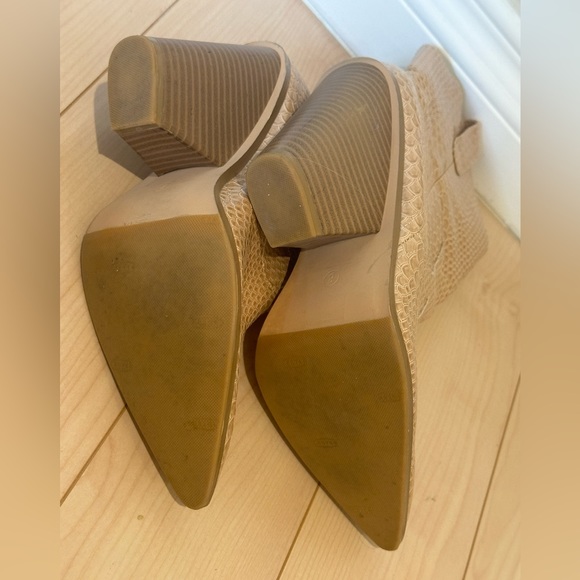 Beige boots cowboy style size 8 - Picture 4 of 7